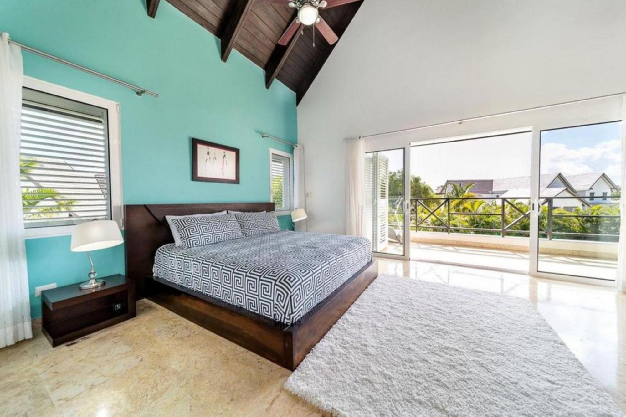 Stunning And Luxurious In The Beautiful *