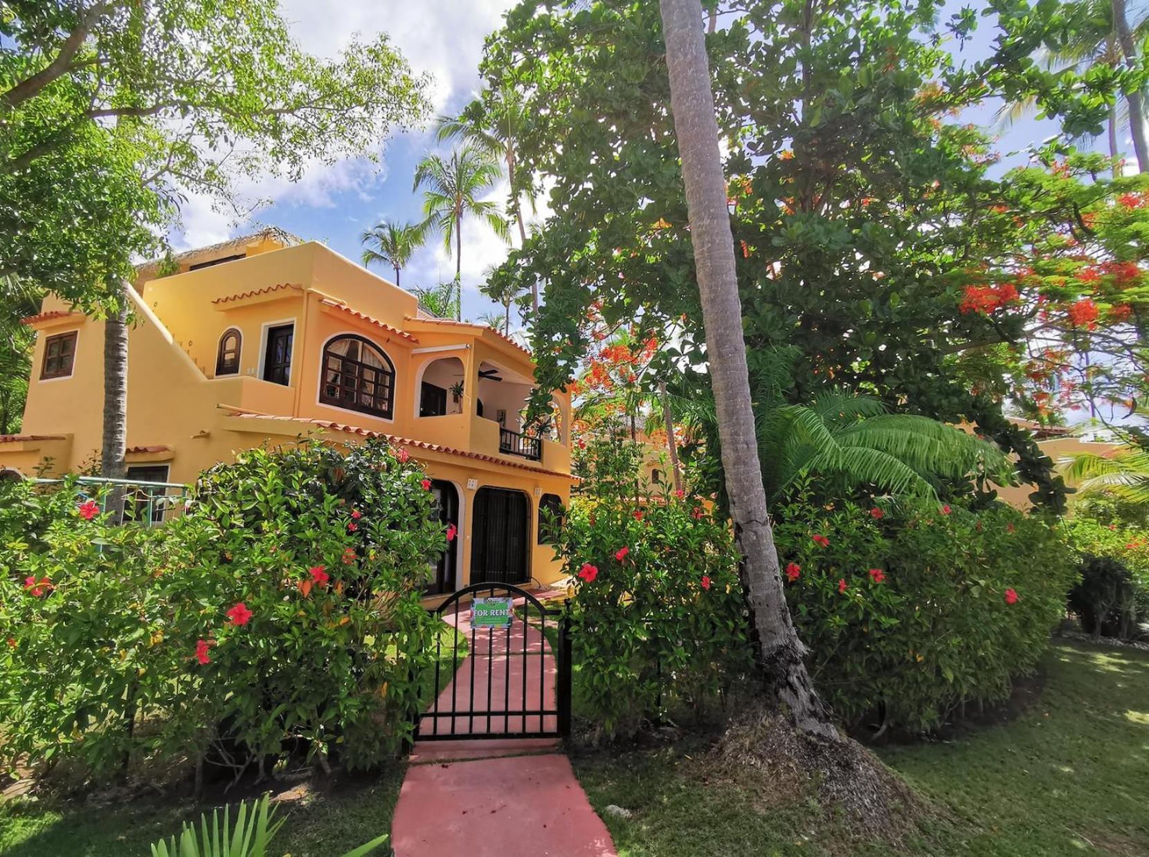 Los Corales And - Beach Club, Spa, Restaurants Hotel