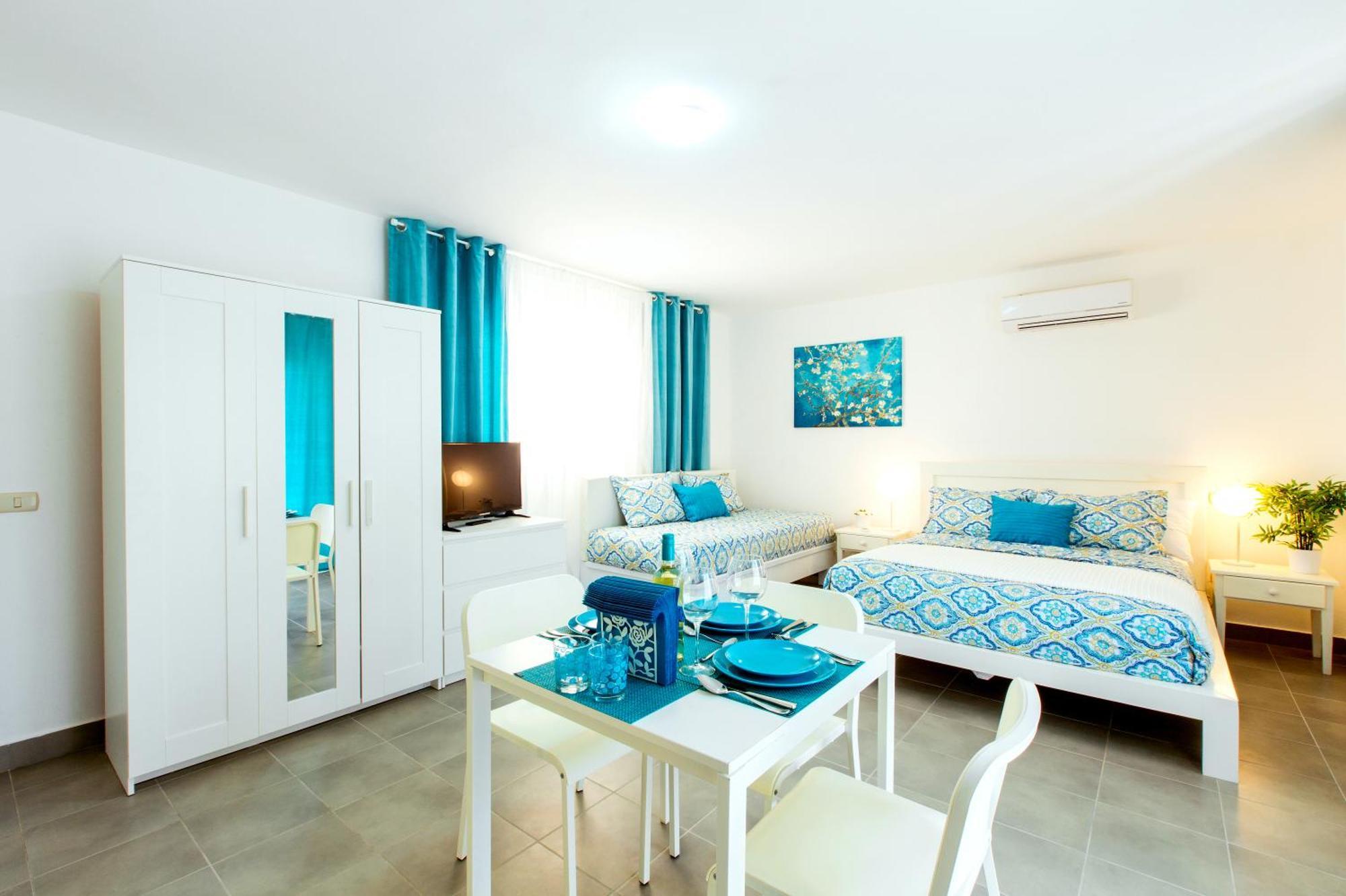 Tropicana Deluxe Beach Club And Pool - Playa Los Corales