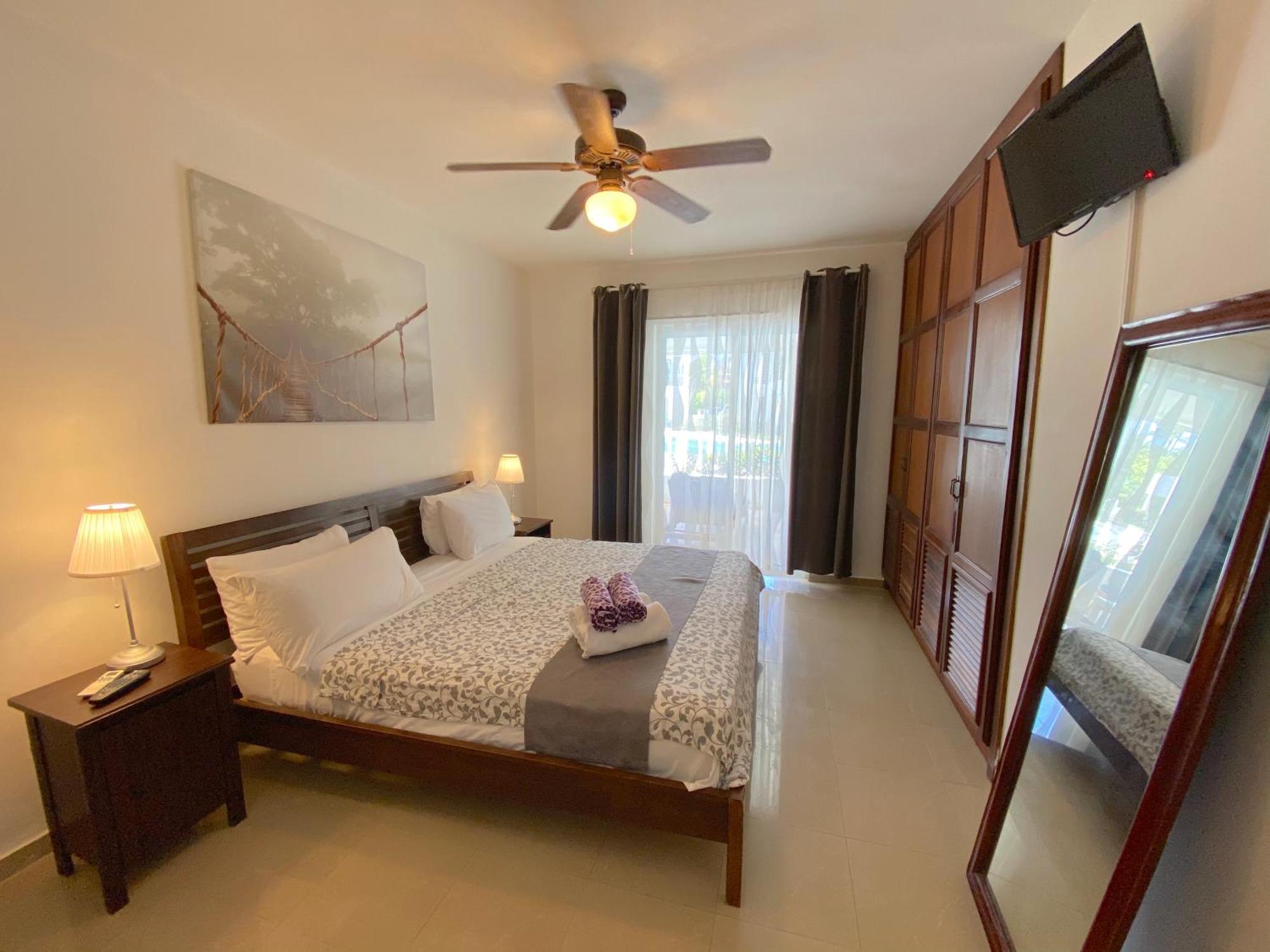 Los Corales And - Beach Club, Spa, Restaurants Punta Cana
