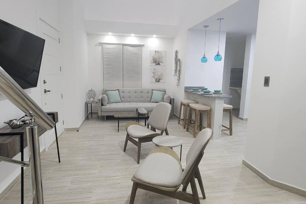 !!!new !!!charming 2-2 Penthouse 2- 3 Min Walking To Bavaro Beach, El Cortecito- Solo A 2- 3 Min Caminando De La Playa *