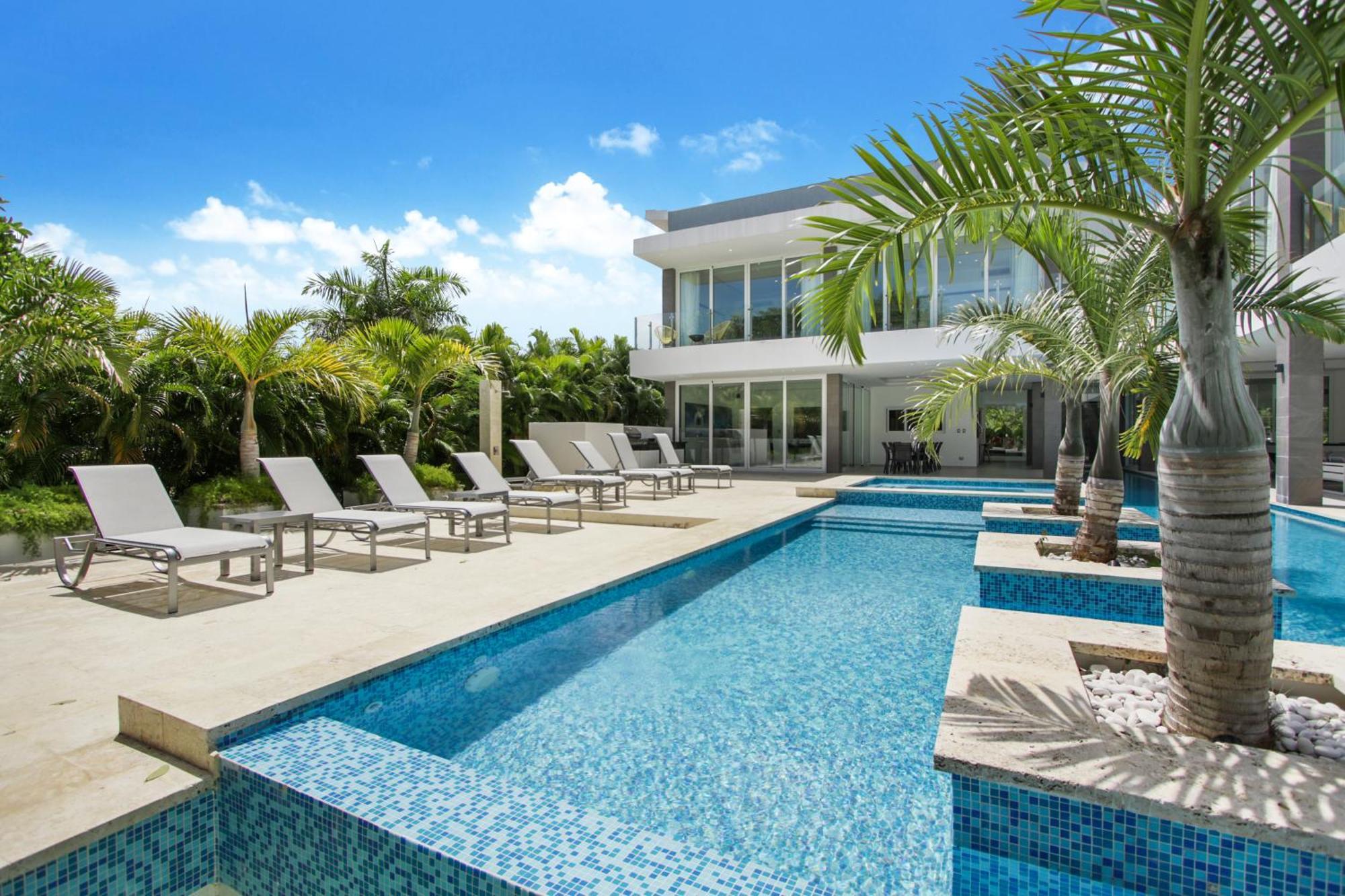 Modern Brand New With Pool, Jacuzzi, Chef At Cocotal Golf & Country Club Villa Punta Cana