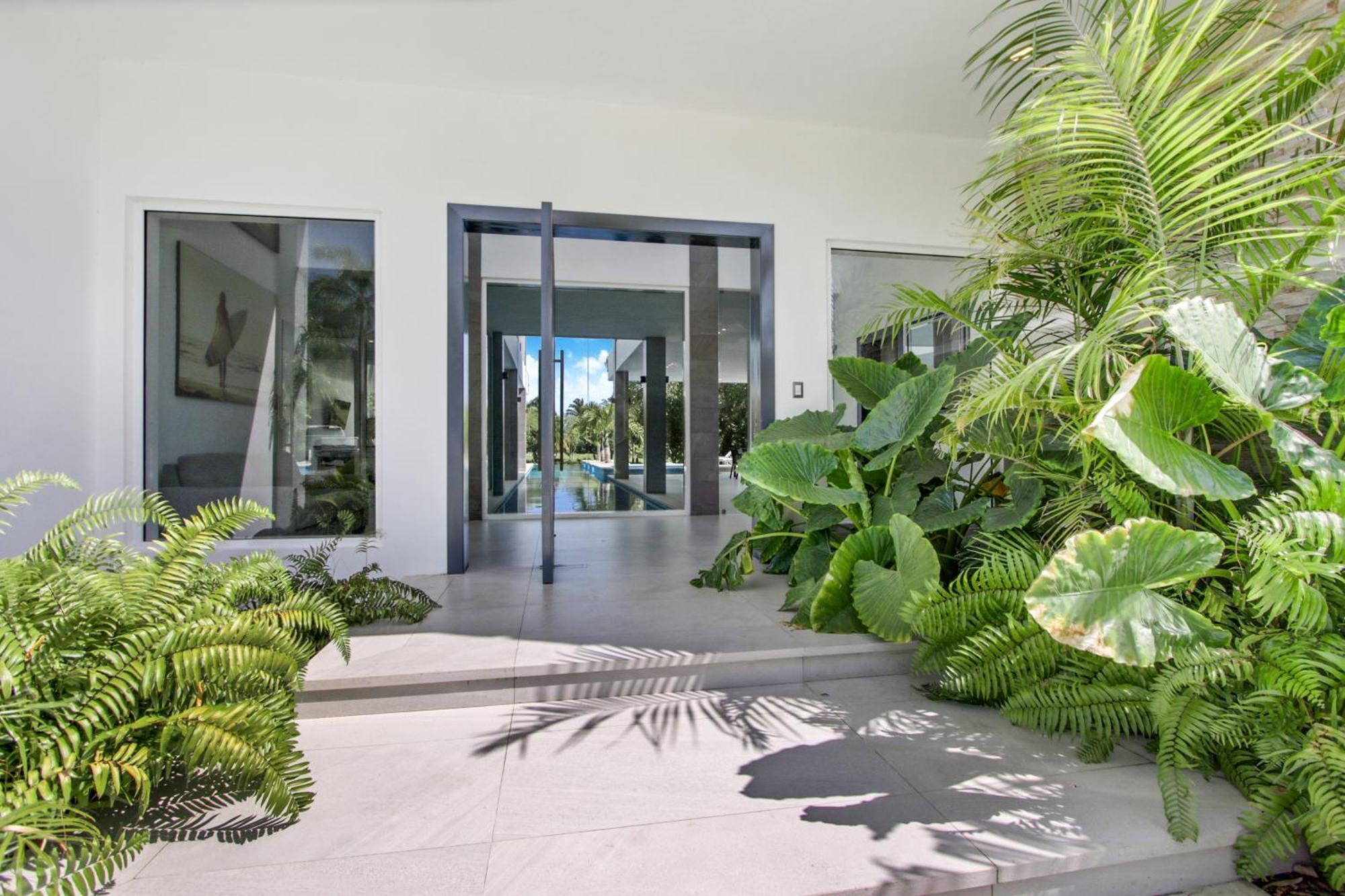 Modern Brand New With Pool, Jacuzzi, Chef At Cocotal Golf & Country Club Punta Cana