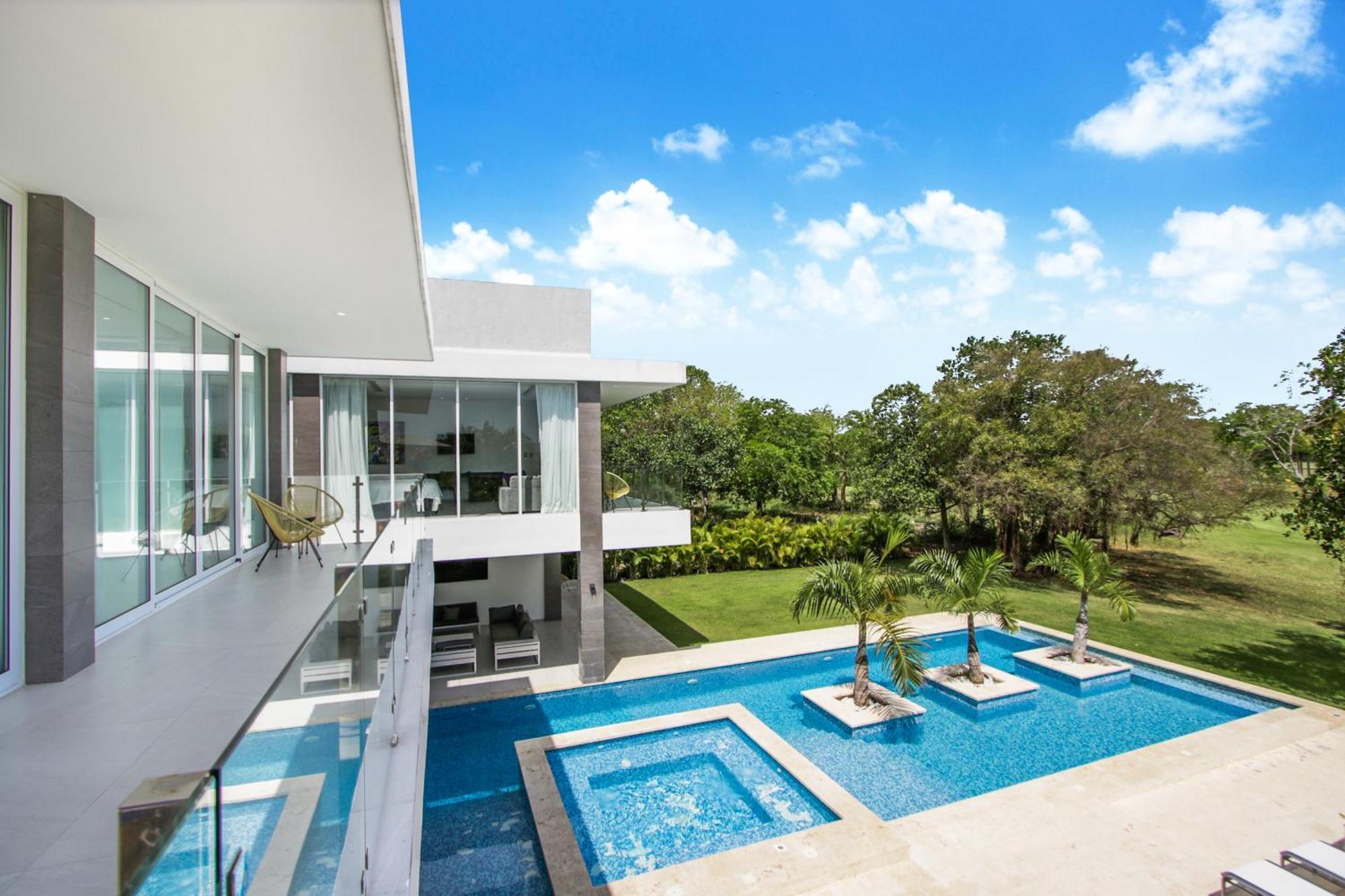 Modern Brand New With Pool, Jacuzzi, Chef At Cocotal Golf & Country Club