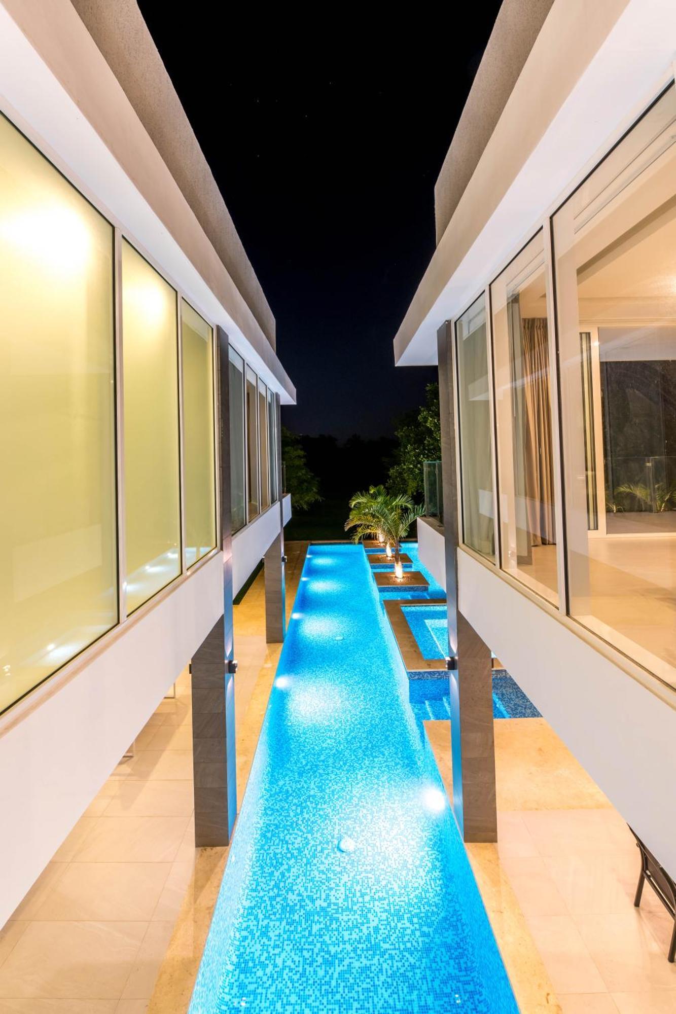 Modern Brand New With Pool, Jacuzzi, Chef At Cocotal Golf & Country Club Villa