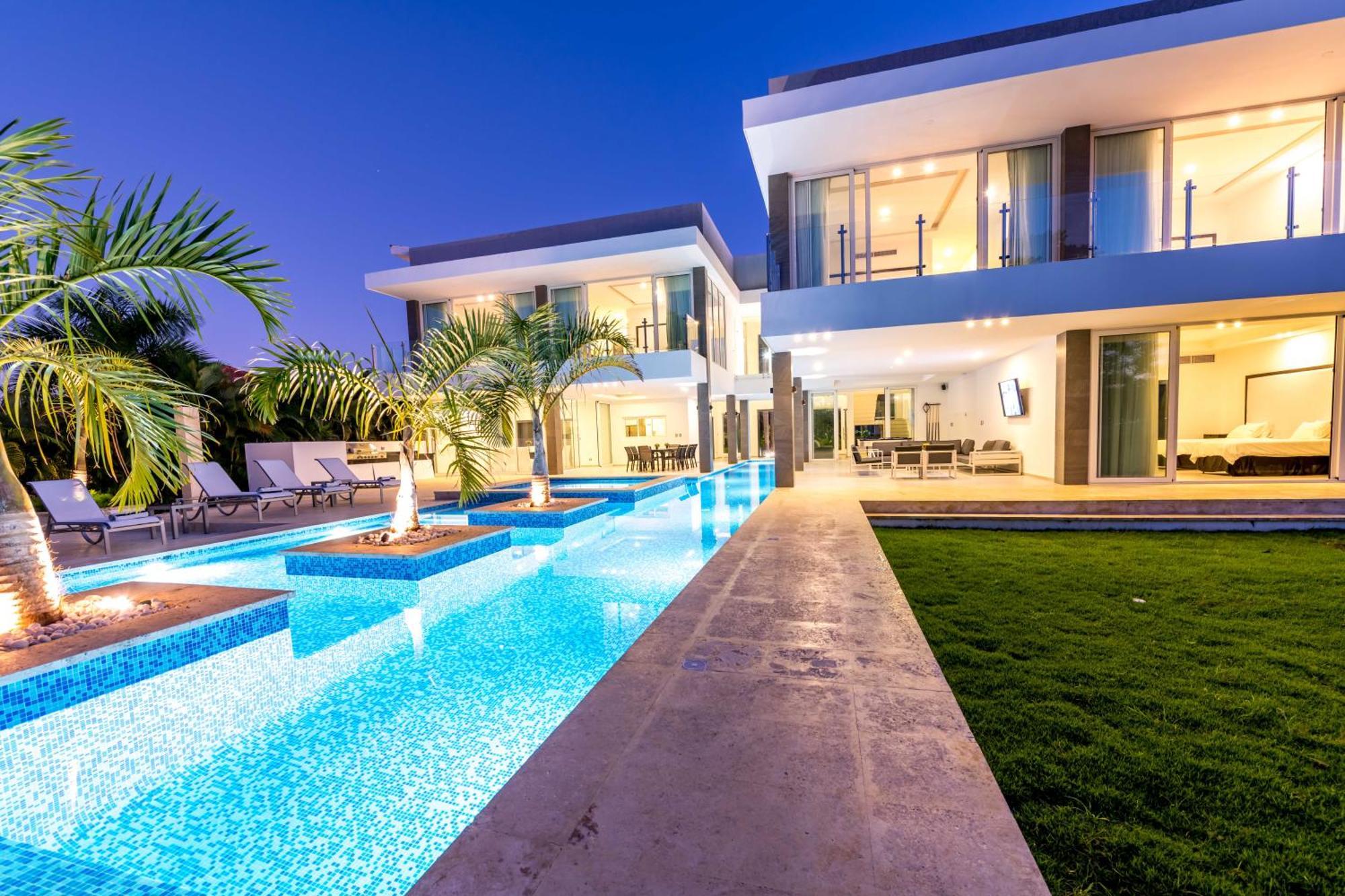 Modern Brand New With Pool, Jacuzzi, Chef At Cocotal Golf & Country Club Villa Punta Cana