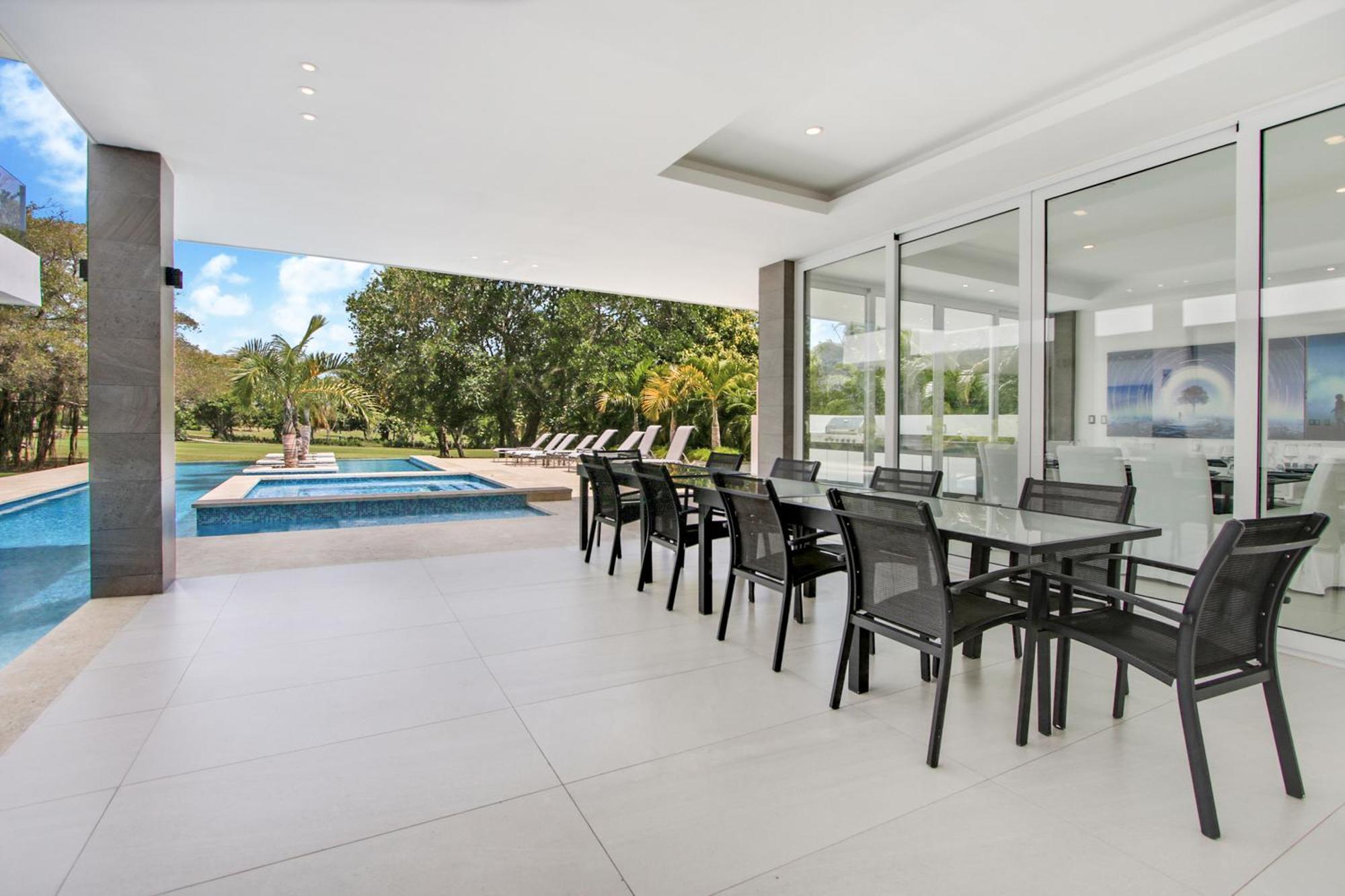 Modern Brand New With Pool, Jacuzzi, Chef At Cocotal Golf & Country Club Villa *