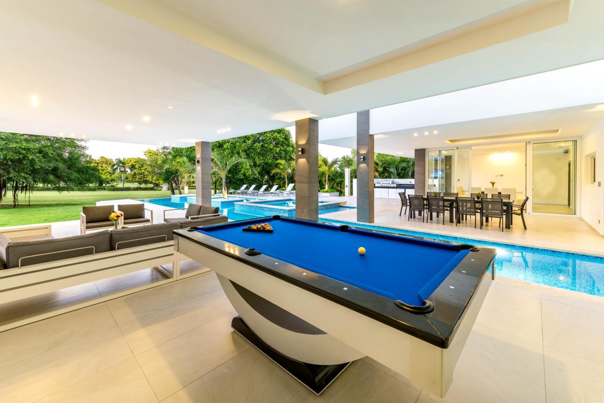Modern Brand New With Pool, Jacuzzi, Chef At Cocotal Golf & Country Club Villa Punta Cana