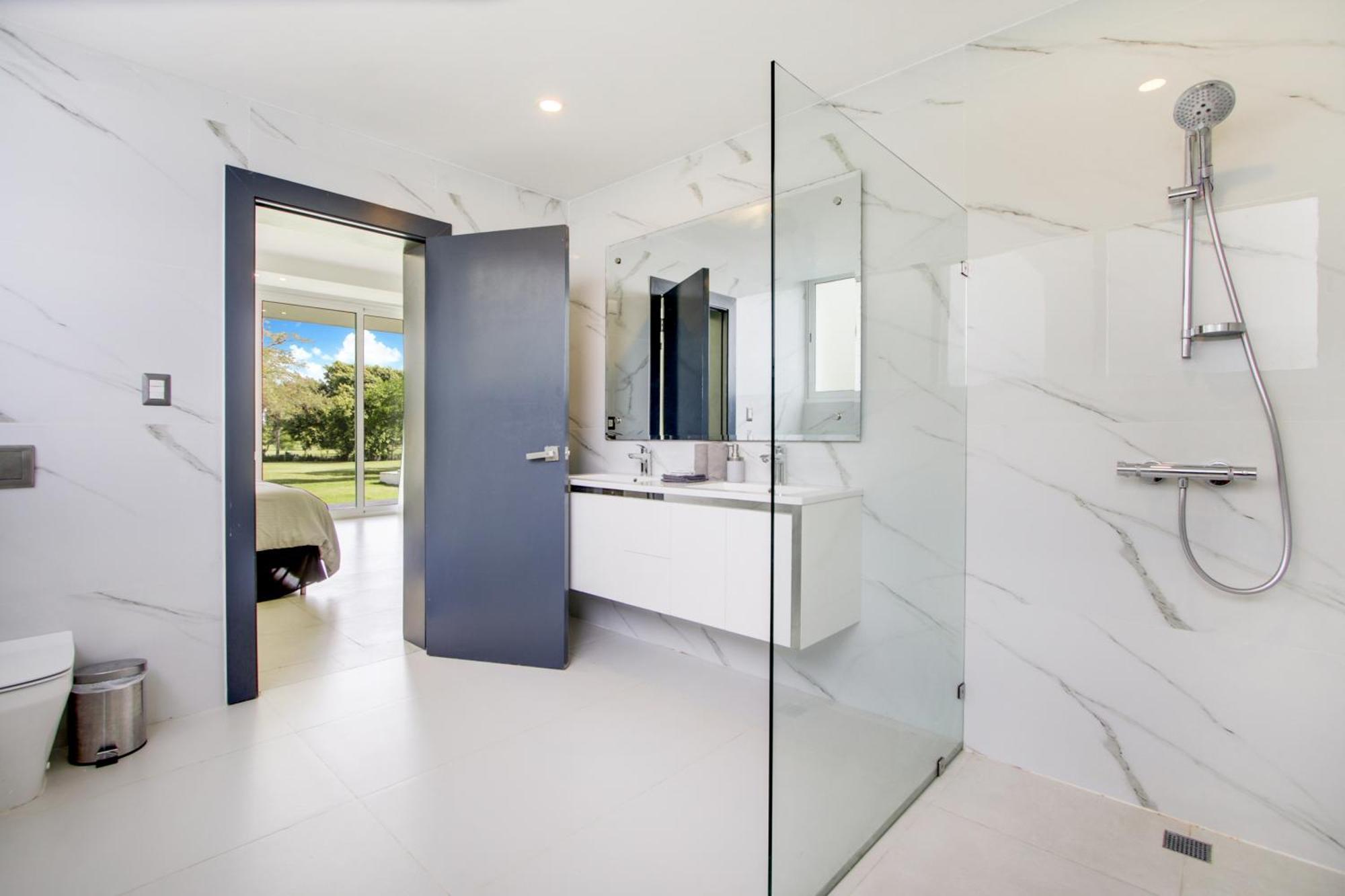 Modern Brand New With Pool, Jacuzzi, Chef At Cocotal Golf & Country Club Villa
