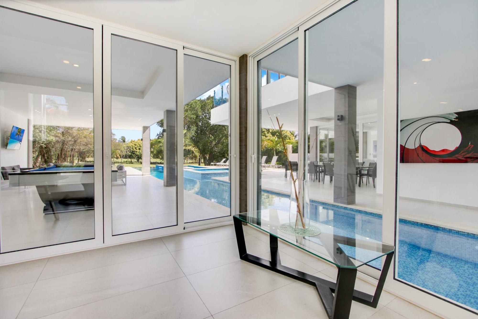 Villa Modern Brand New With Pool, Jacuzzi, Chef At Cocotal Golf & Country Club
