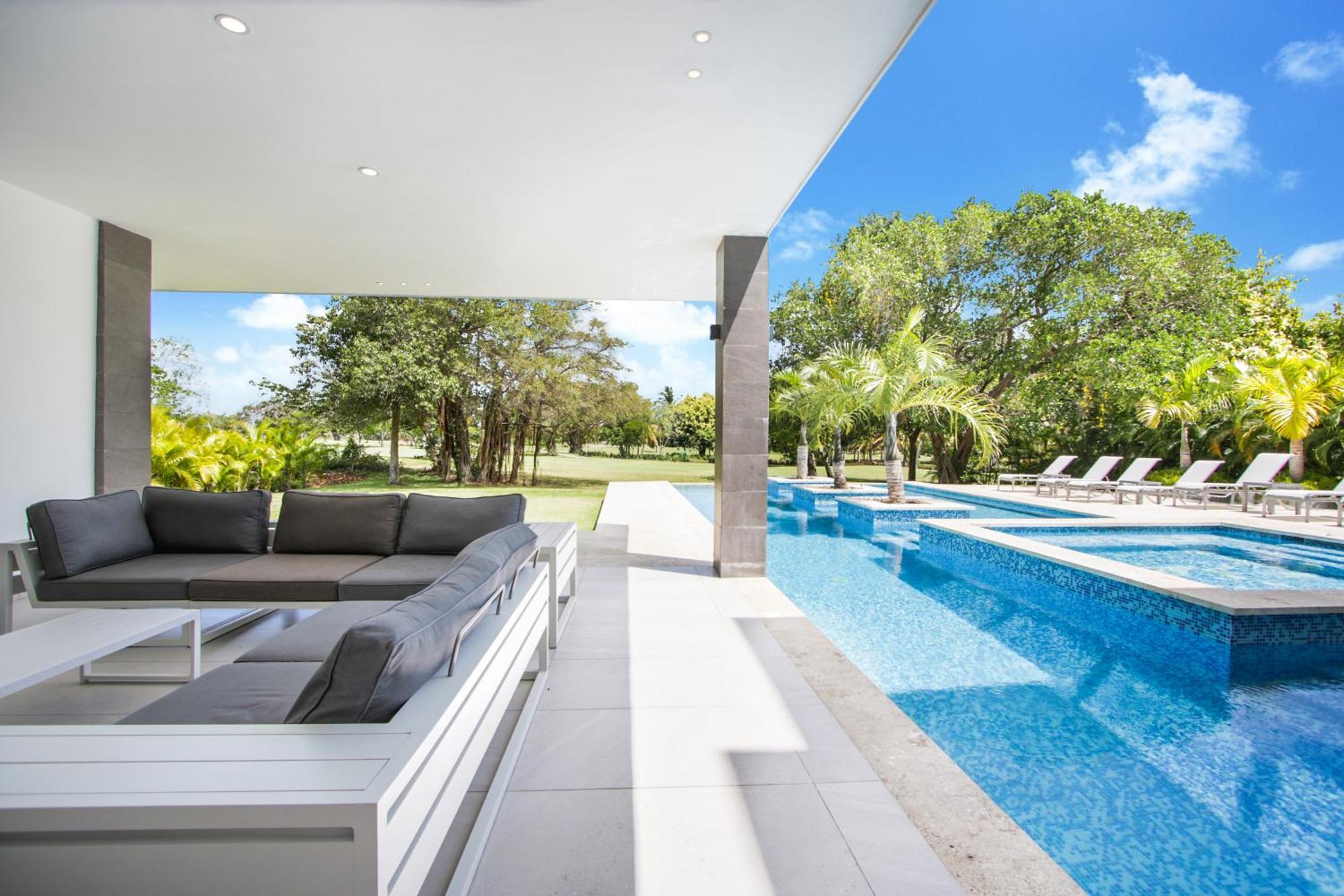 Villa Modern Brand New With Pool, Jacuzzi, Chef At Cocotal Golf & Country Club *