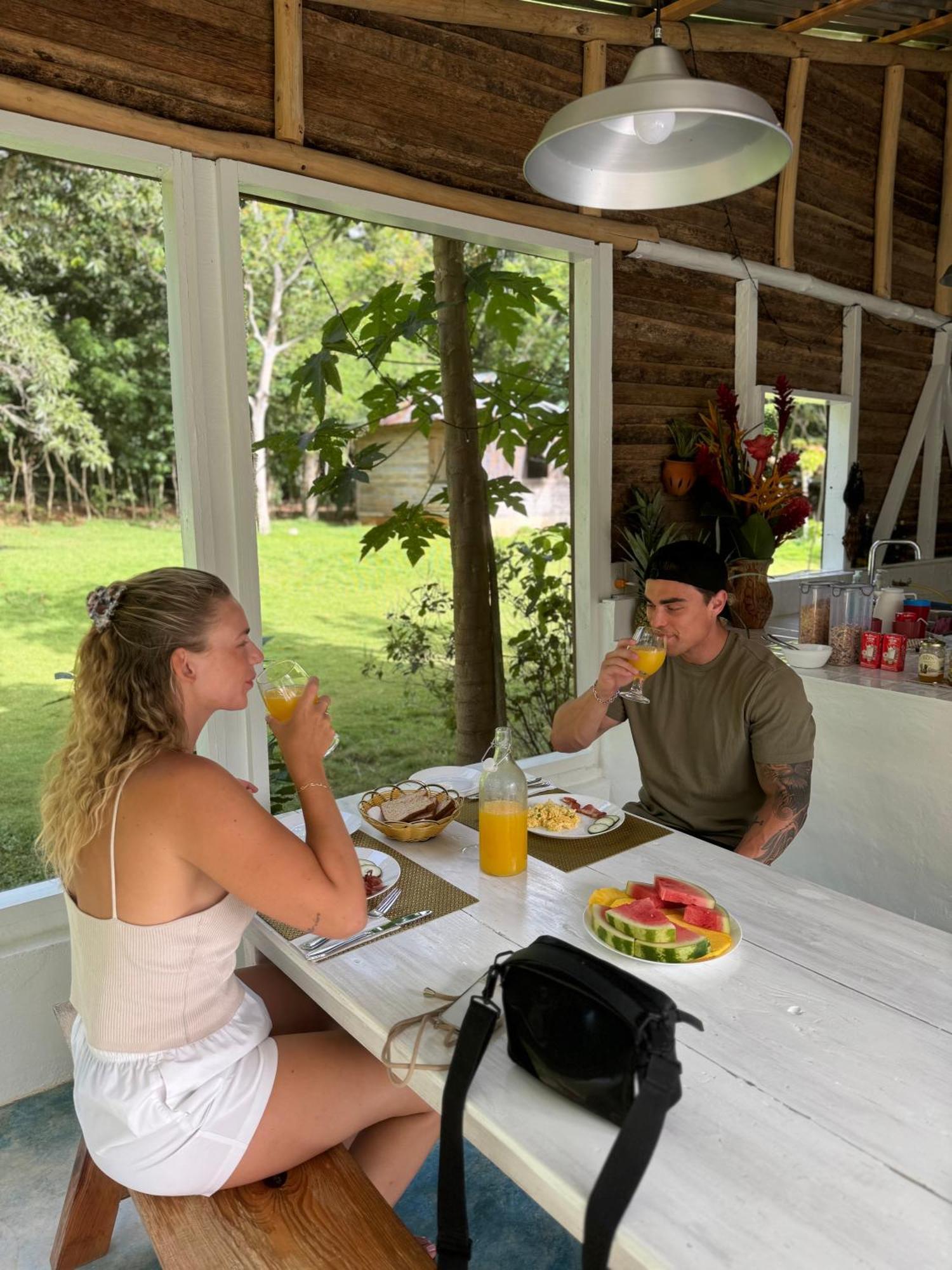 Rancho Romana Glamper Retreat Ch02 *