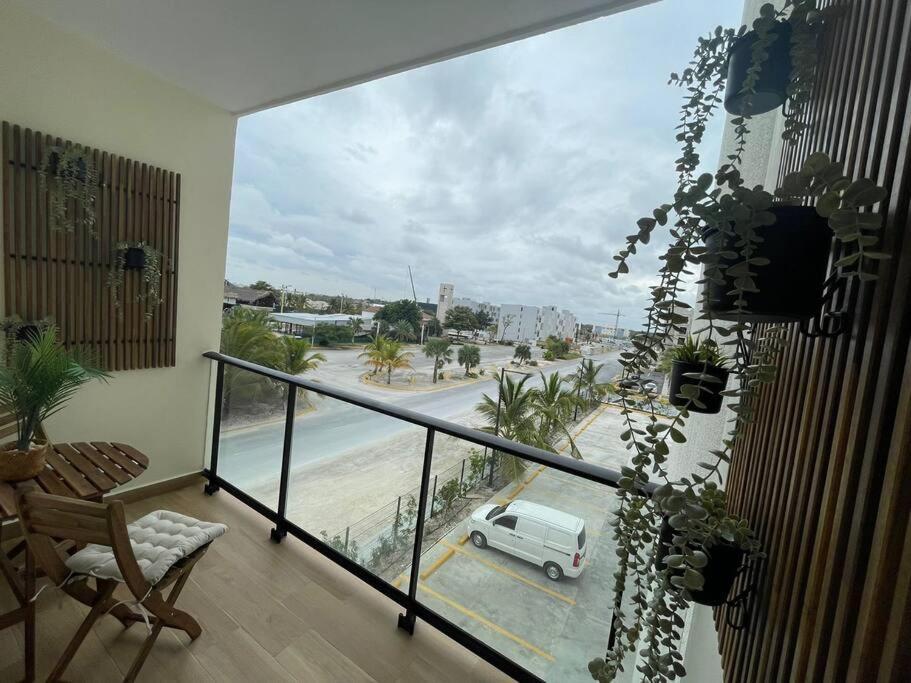 Downtown Park 1 Bedroom B-300 *