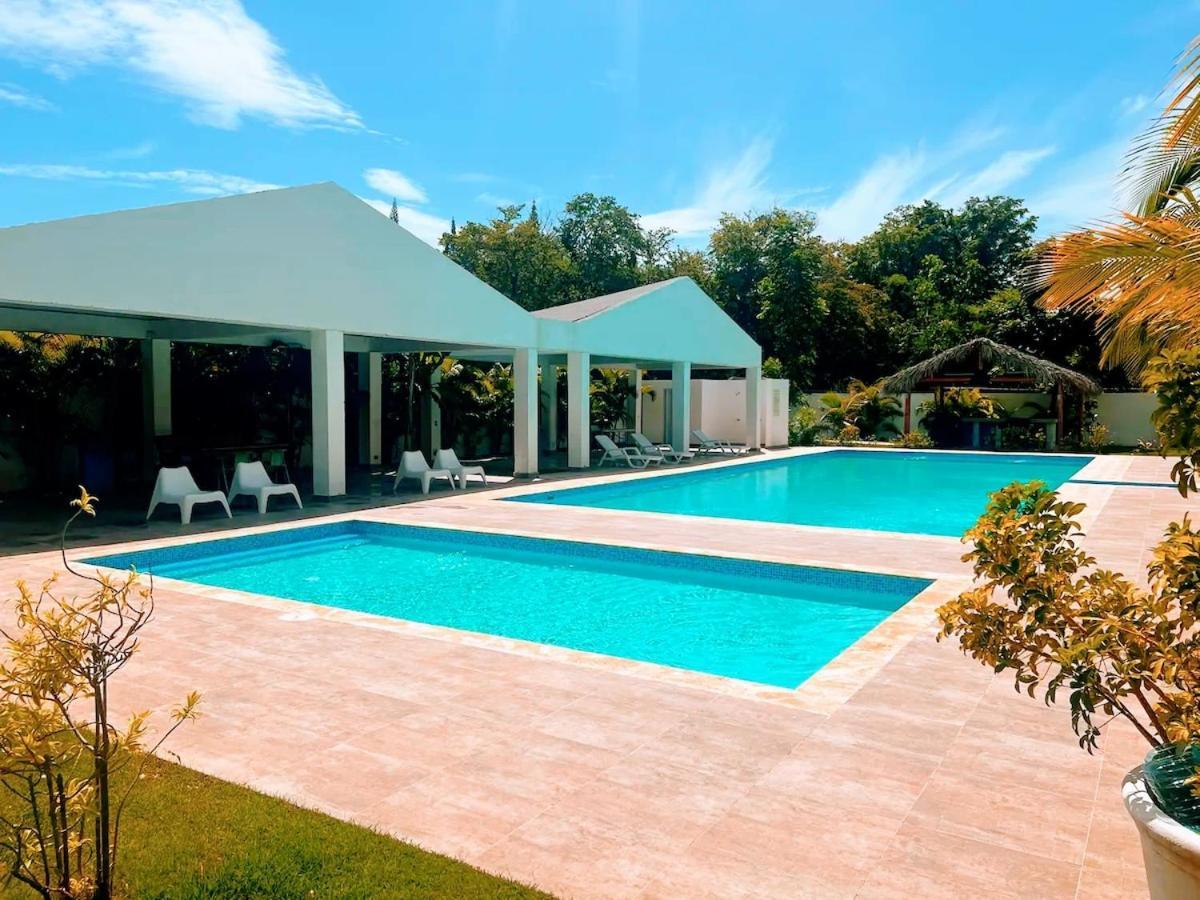 Hot Tub, Pool, Walk To Fun, Beach, Dining, Shops Apartamento Punta Cana