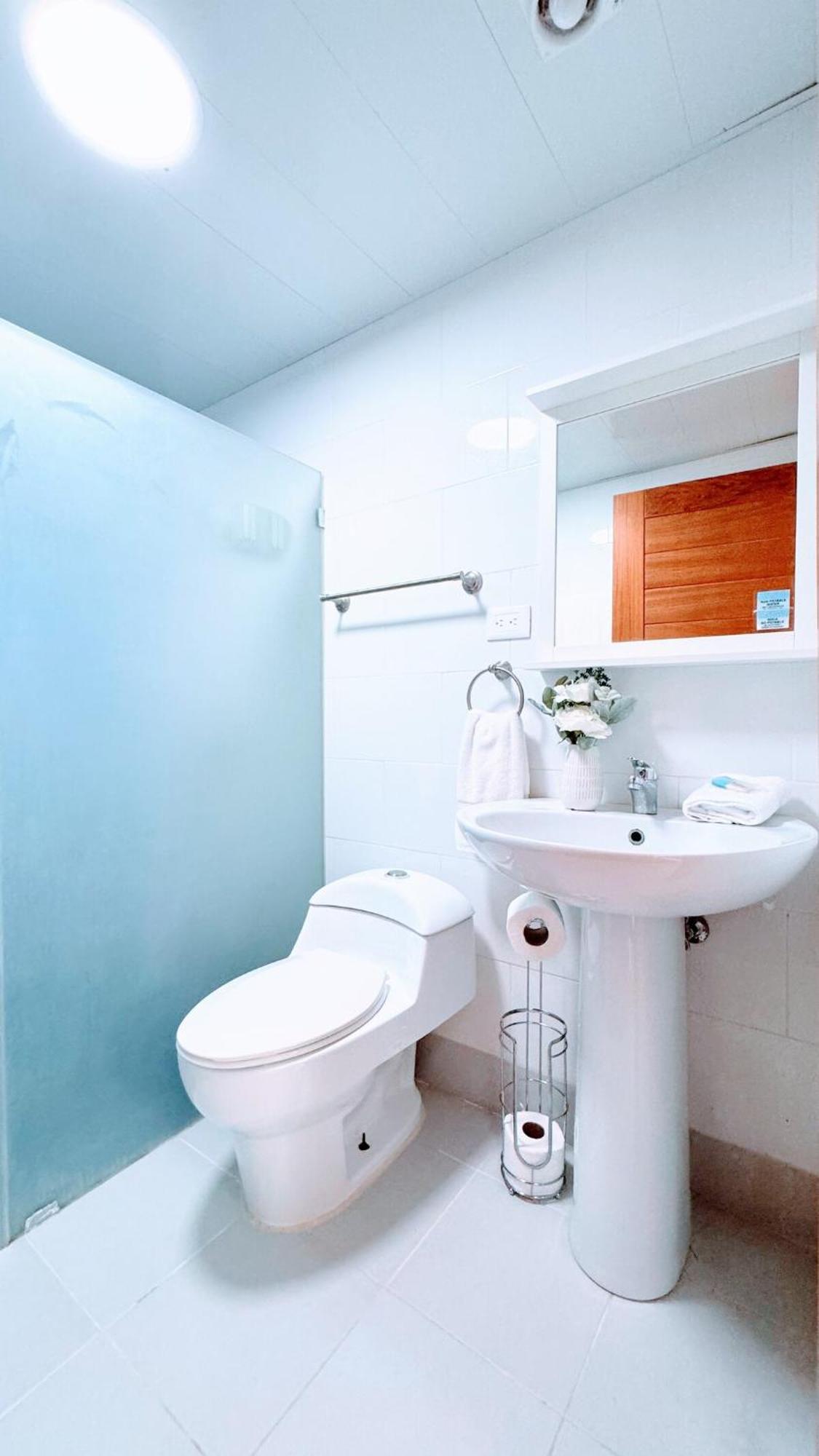 Hot Tub, Pool, Walk To Fun, Beach, Dining, Shops Apartamento *