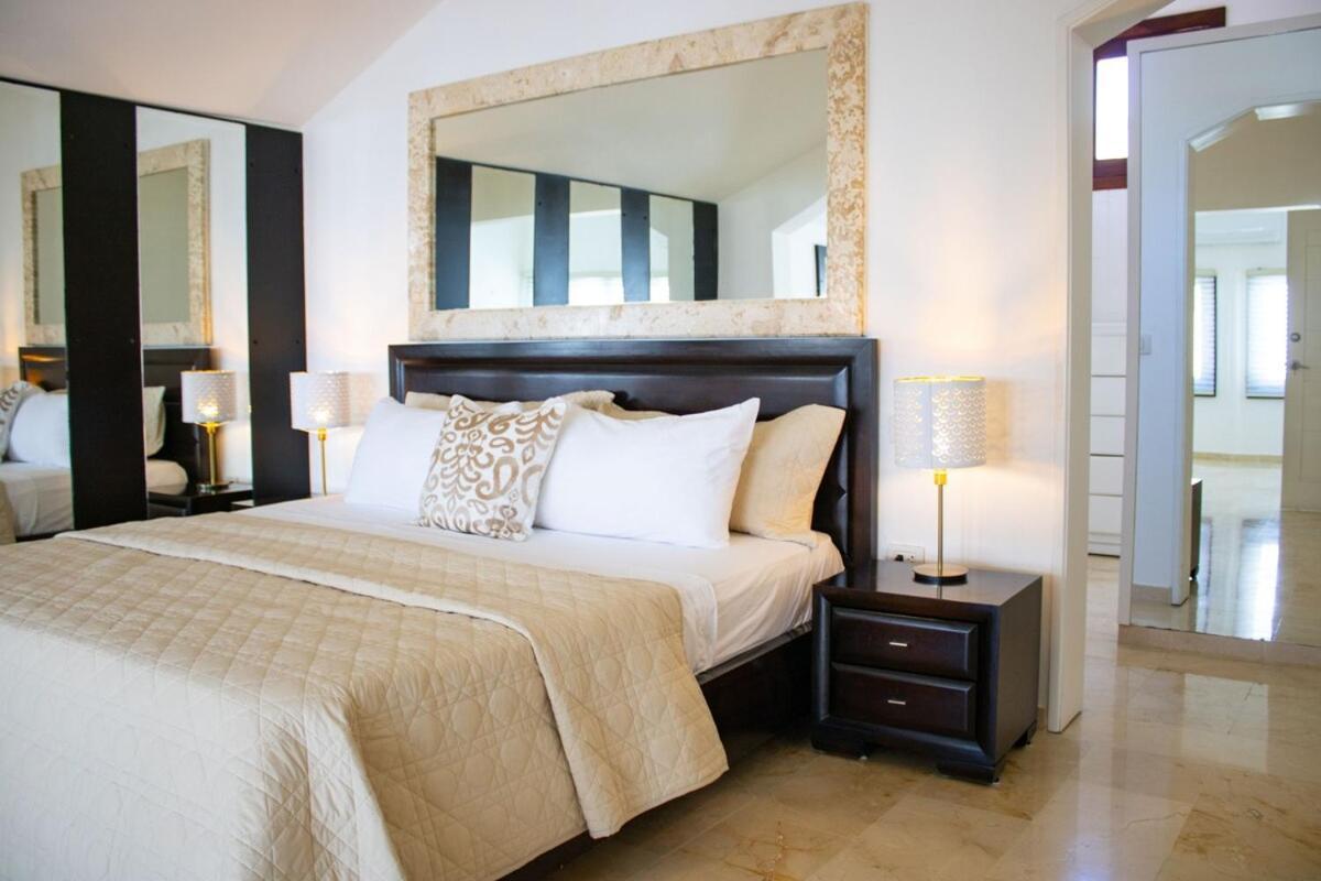 7br Next To *