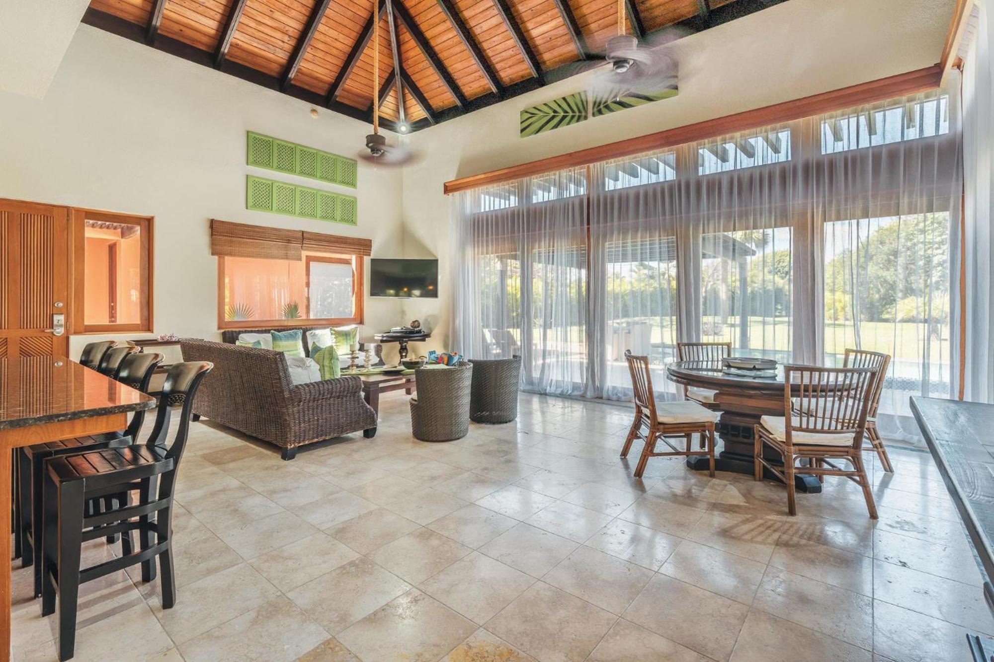 Villa Caribbean With 2 Bedrooms And Pool *