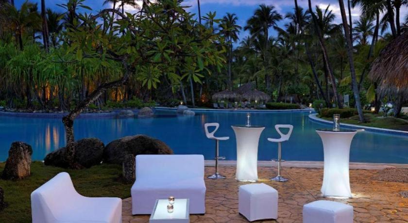Paradisus 4*