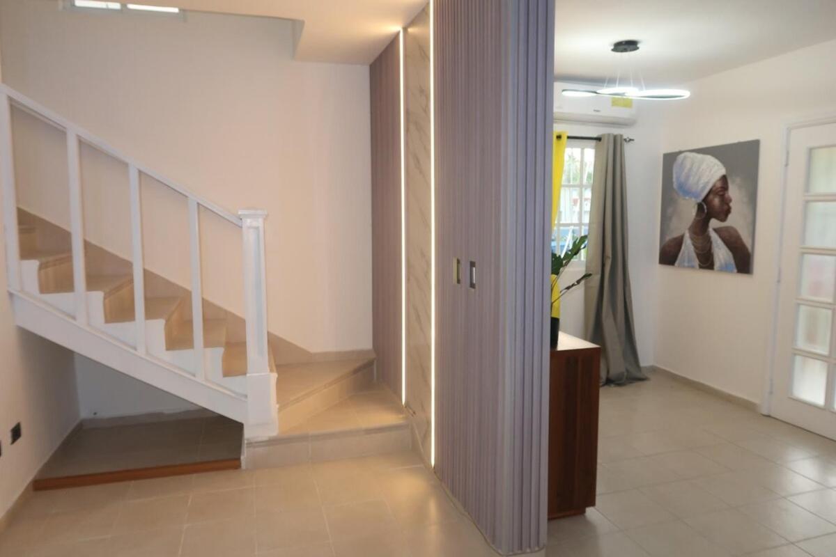 Villa Gorgeous 3 Bed 2 And A Half Bath Nearby Beaches *