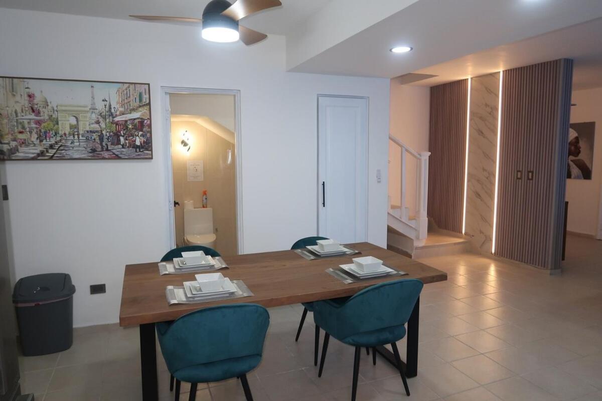 Gorgeous 3 Bed 2 And A Half Bath Nearby Beaches Villa