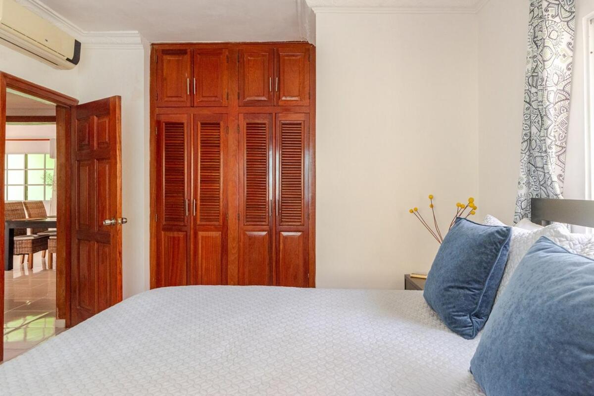 Apartamento Spacious 2 Bedroom With Pool Close To *