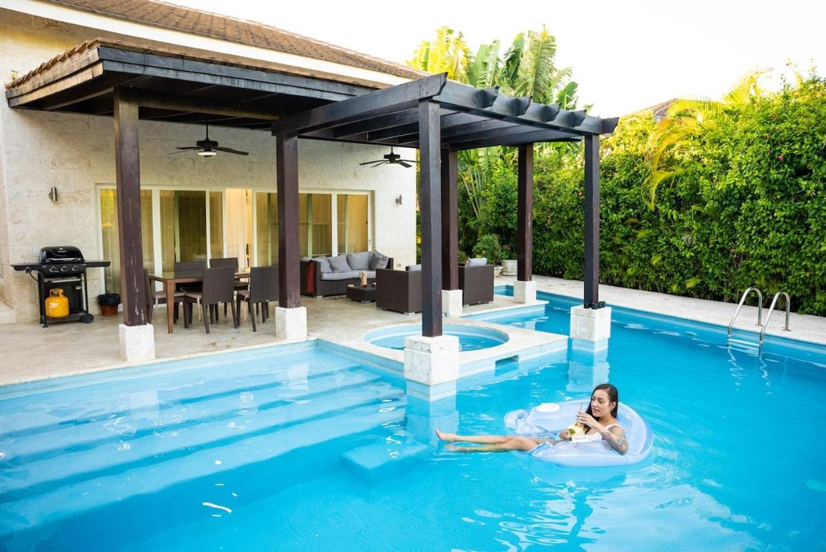 Private With Pool & Golf View