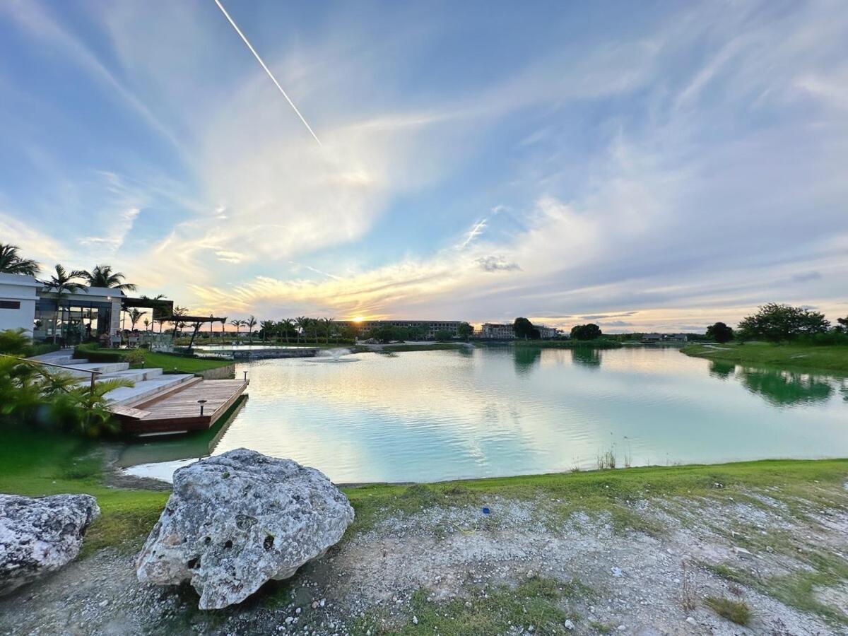 Tropical King Bed Artificial And Golf Course Punta Cana