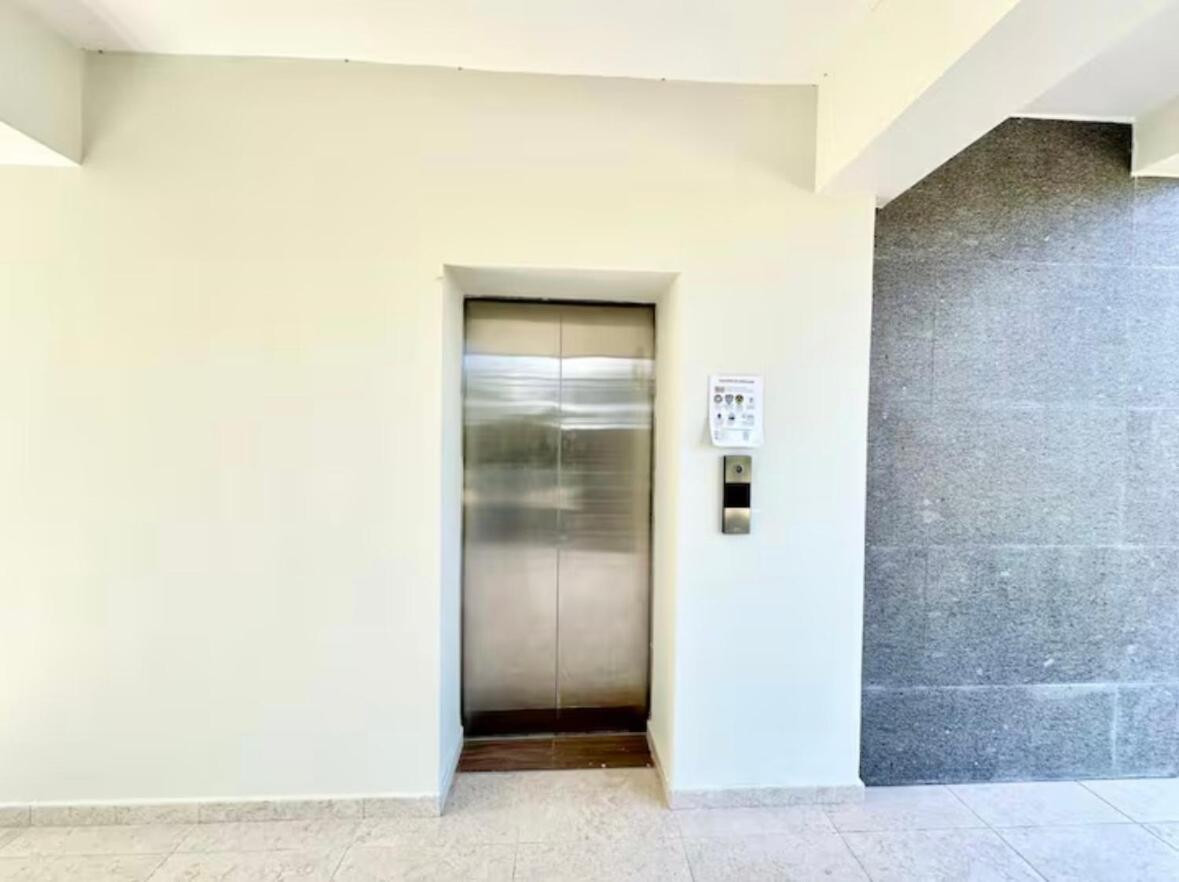 Modern 2br With Golf View, Pool Front Oasis *