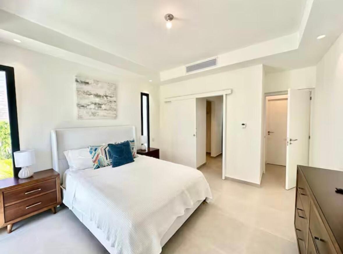 Modern 2br With Golf View, Pool Front Oasis Apartamento *