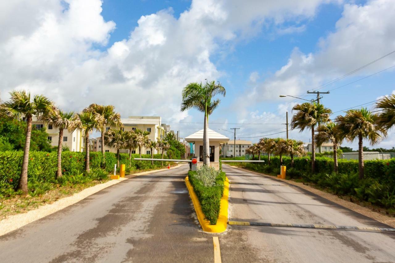 Ciudad Las Cayenas Bavaro - Apto. 4-104 *
